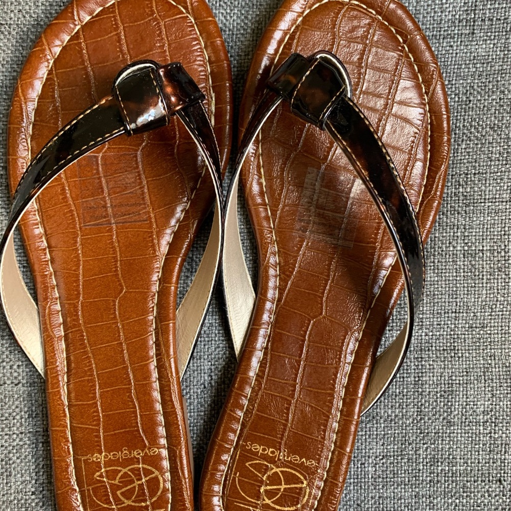 BNWOT tortoise print sandals